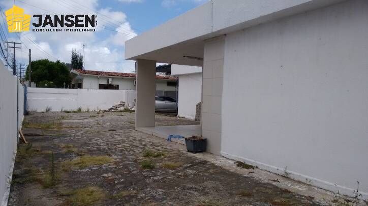 Casa à venda com 4 quartos, 660m² - Foto 4