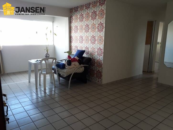 Apartamento à venda com 3 quartos, 74m² - Foto 2