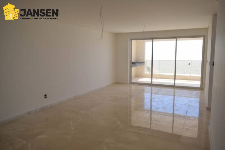 Apartamento à venda com 4 quartos, 220m² - Foto 9