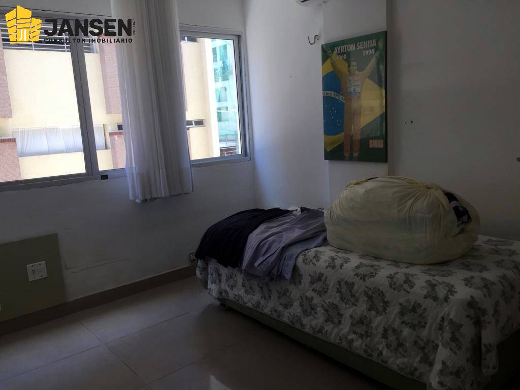 Apartamento à venda com 3 quartos, 105m² - Foto 7