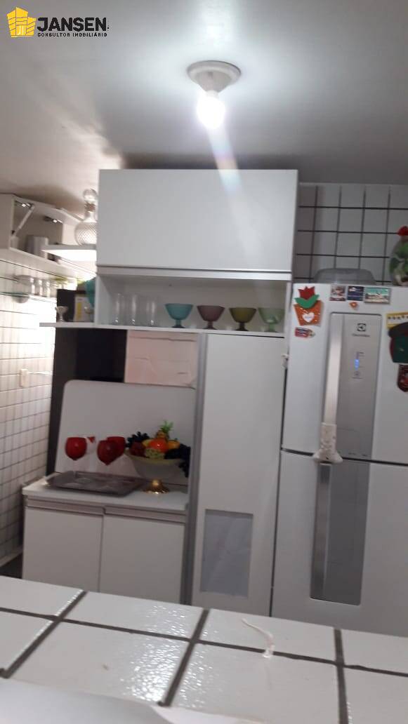 Apartamento à venda com 2 quartos, 67m² - Foto 3