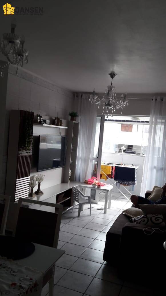 Apartamento à venda com 2 quartos, 67m² - Foto 2