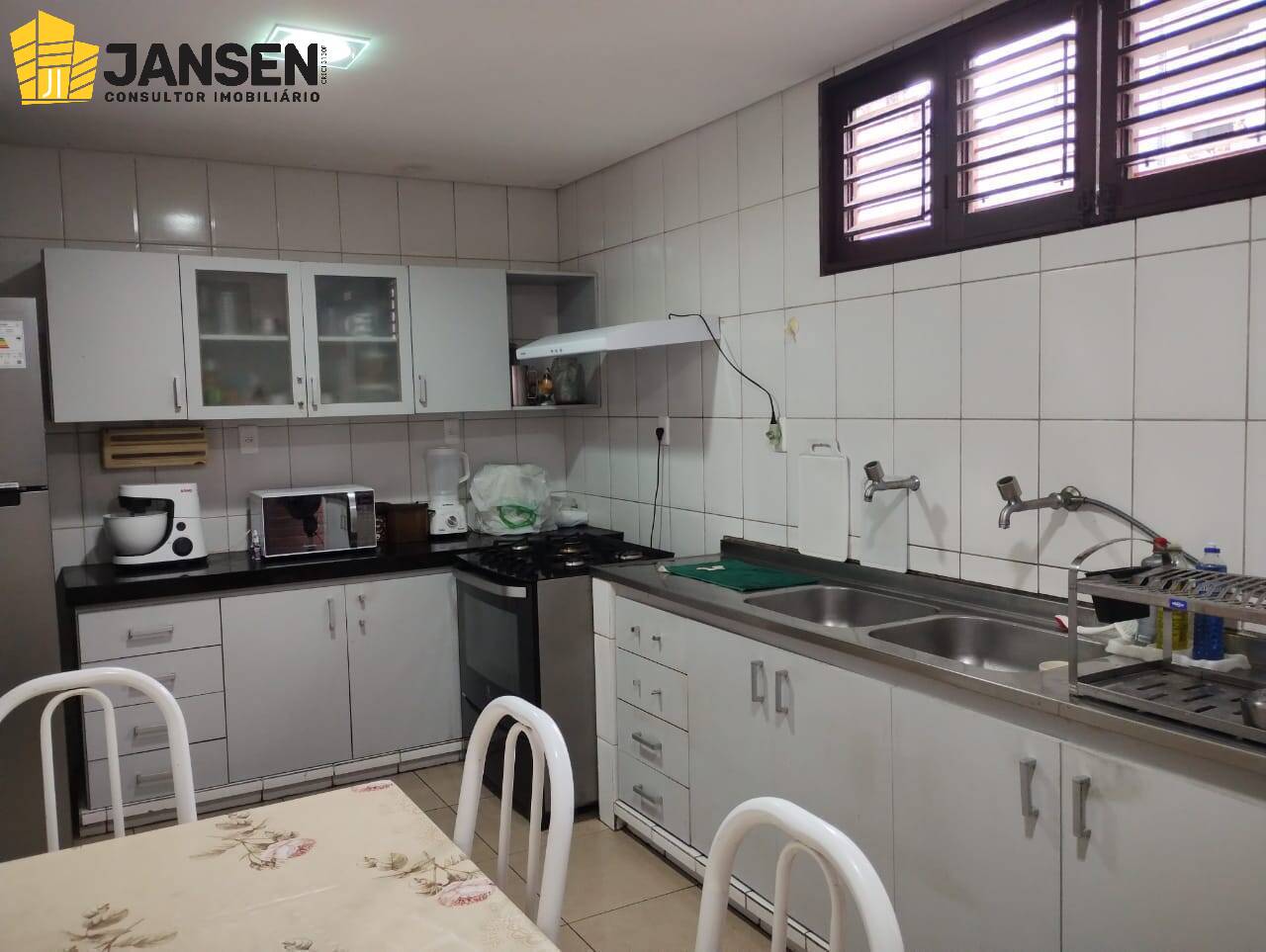 Casa à venda com 3 quartos, 230m² - Foto 9