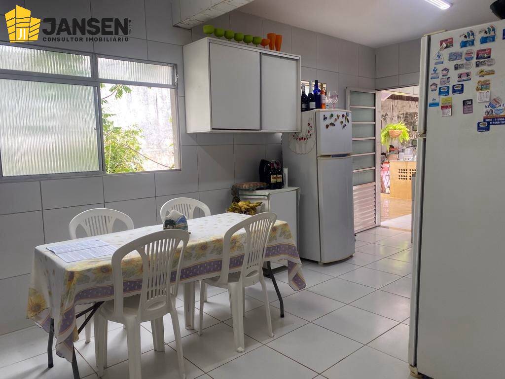 Casa para alugar com 5 quartos, 360m² - Foto 12