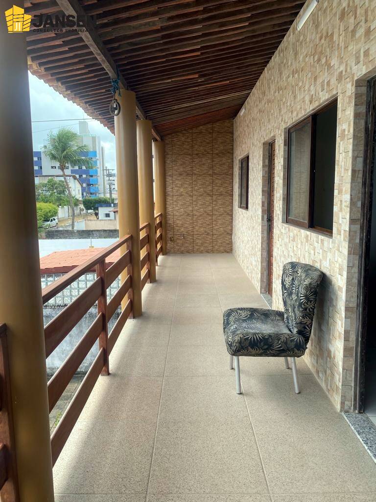 Casa para alugar com 5 quartos, 360m² - Foto 2